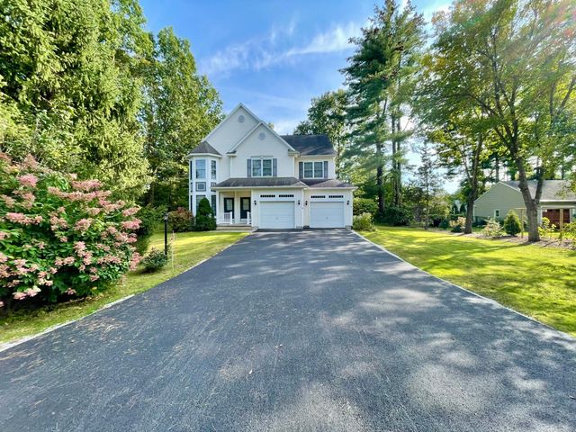 14 Dyer Switch Rd   #A, Saratoga Springs, NY 12866