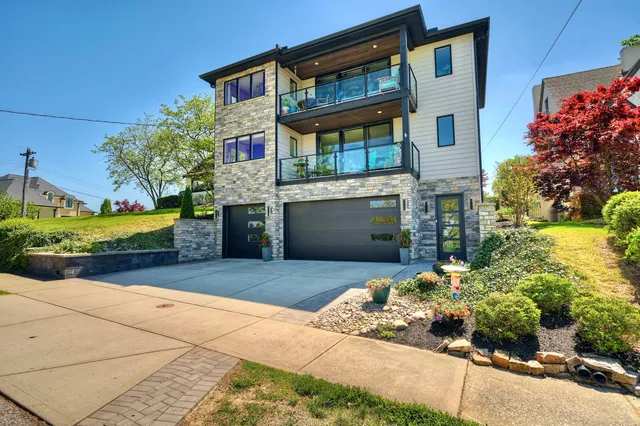 1003 Edgehill Rd, Covington, KY 41011