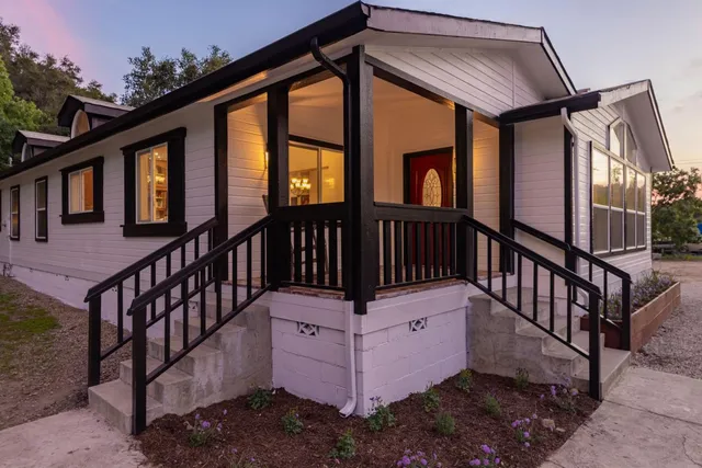 1342 Fraser Ln, Oak View, CA 93022