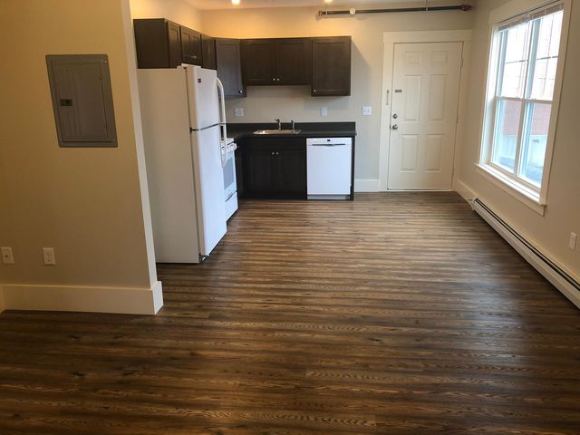 8 Atkinson St   #202, Dover, NH 03820