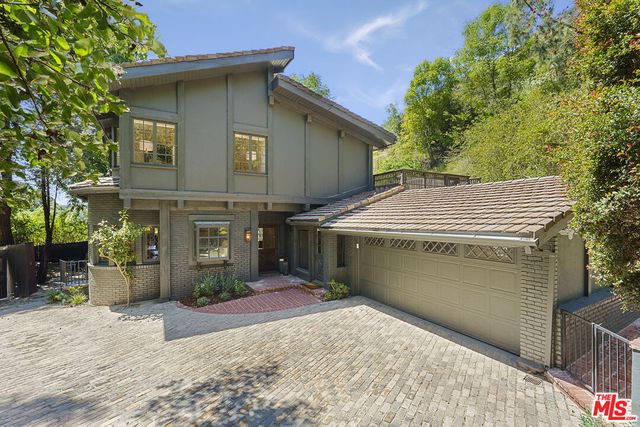 9477 Gloaming Dr, Beverly Hills, CA 90210