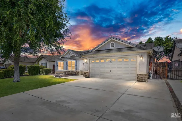 12200 Verdelho Ave, Bakersfield, CA 93312