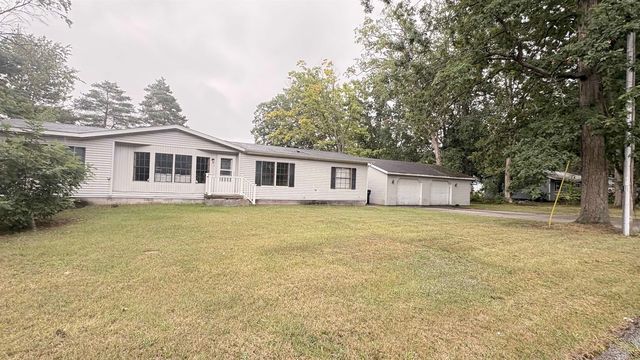 820 Greenlawn, Harrison, MI 48625