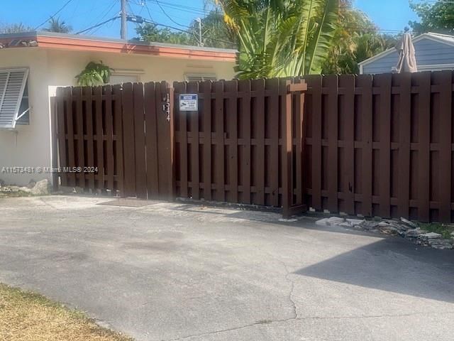 1544 NW 4th Ave, Fort Lauderdale, FL 33311