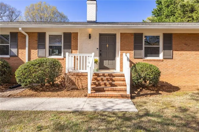 6112 Lea Ray Dr, Greensboro, NC 27410