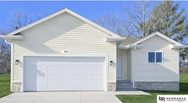 2514 N  70th St, Omaha, NE 68104