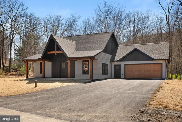 9062 Murray Run Rd, Huntingdon, PA 16652