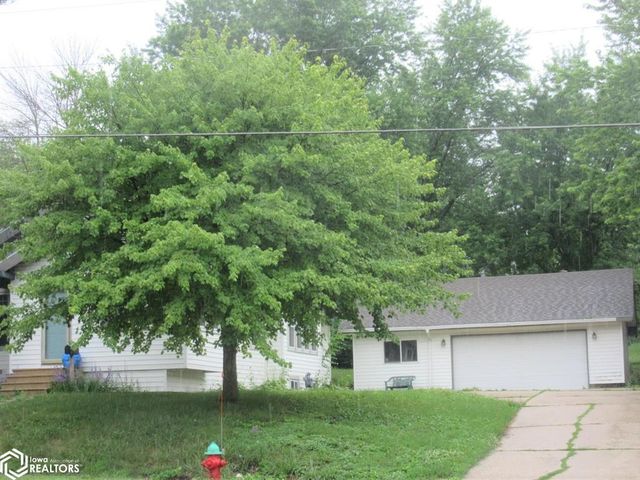 434 Secor Ave, Forest City, IA 50436