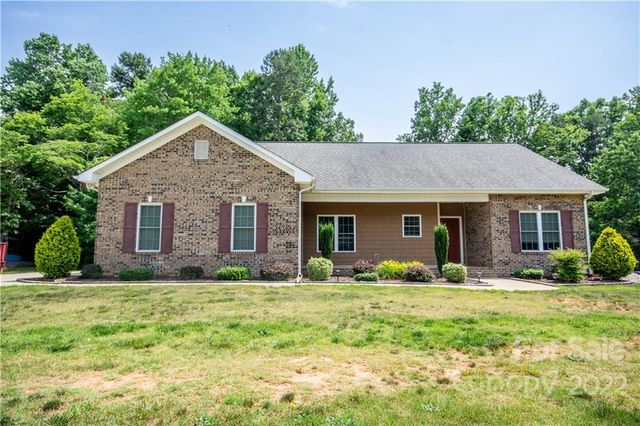 123 Spring Shore Rd, Statesville, NC 28677