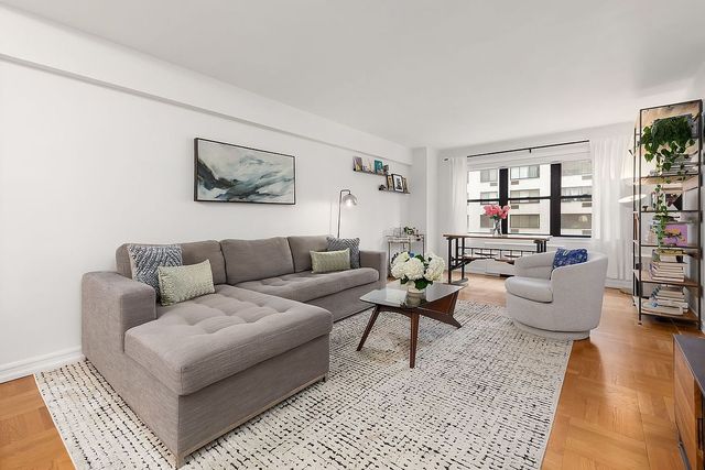 301 E  48th St #6G, New York, NY 10017