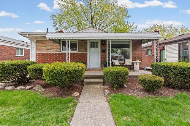 31720 Saint Margaret St, Saint Clair Shores, MI 48082