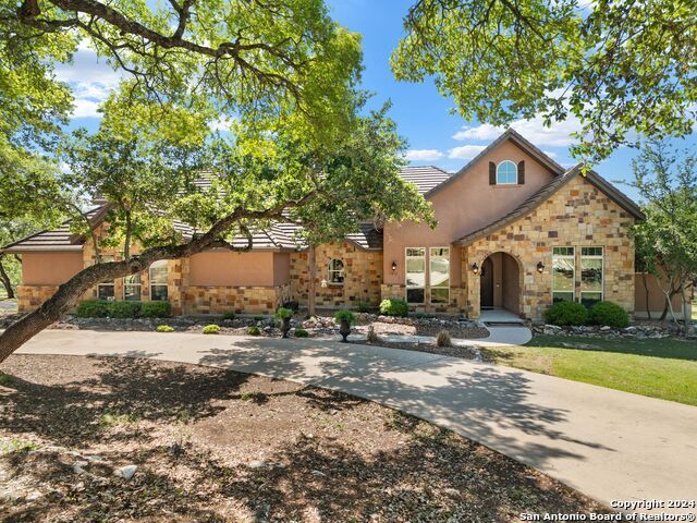 1815 OAKLAND BND, San Antonio, TX 78258