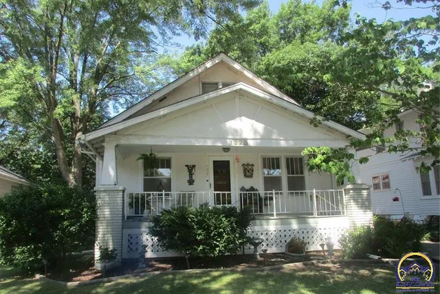 1327 Lawrence St, Emporia, KS 66801