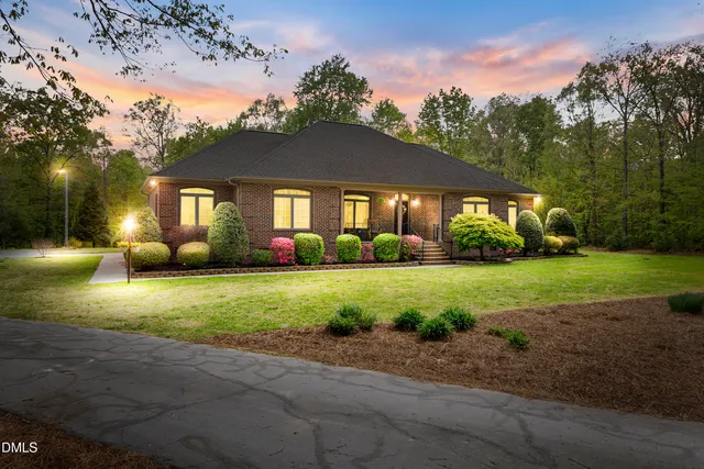 1617 Lakewood Falls Rd, Goldston, NC 27252