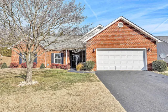3507 Pinnacle Ridge Rd NE, Roanoke, VA 24012