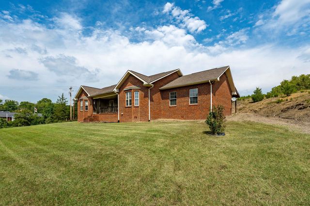 588 Packing House Rd, Kingsport, TN 37660