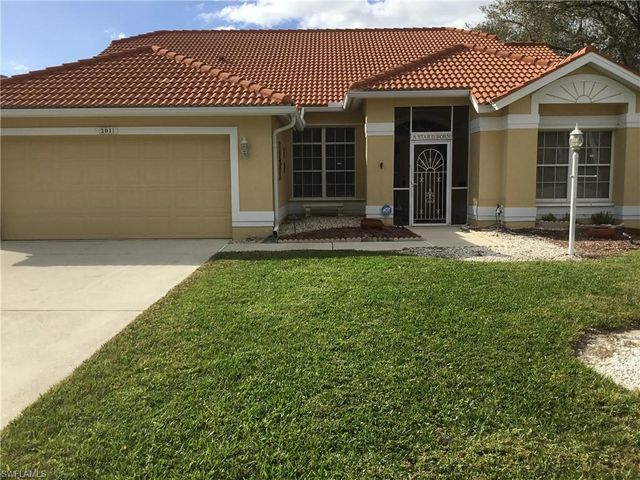 201 Countryside Dr, Naples, FL 34104