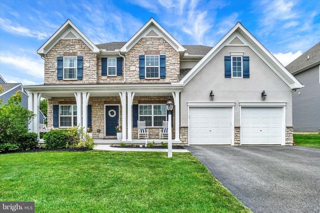 2611 Woodspring Dr, York, PA 17402