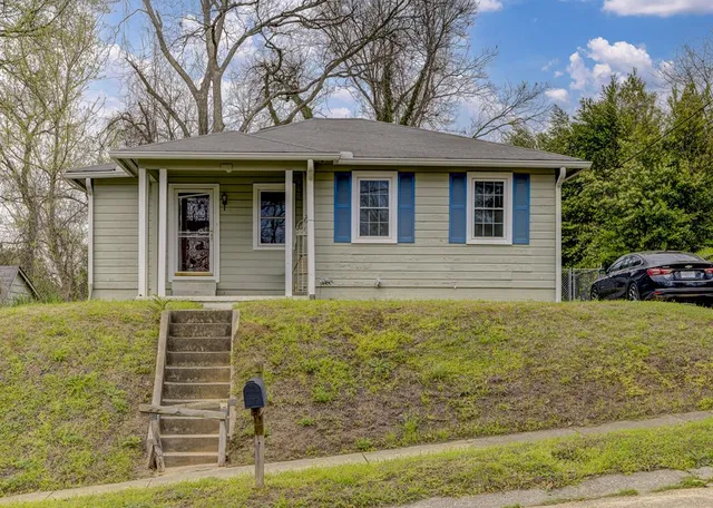 1617 Broadhill Dr, Vicksburg, MS 39180