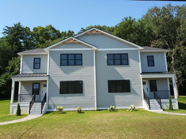 27 Rollins St #A, Groveland, MA 01834