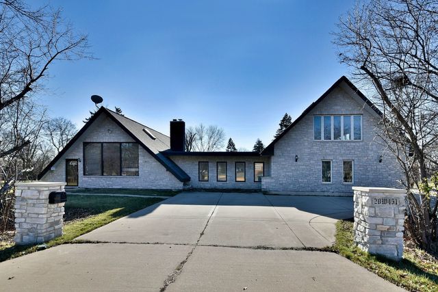 20W451 Army Trail Blvd, Addison, IL 60101