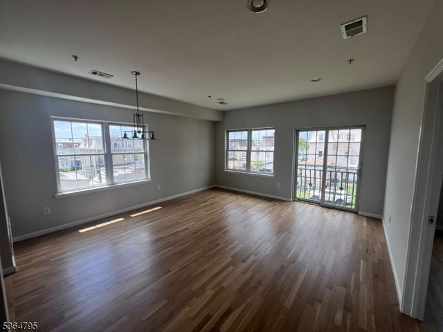 351 S Broad St #307, Elizabeth, NJ 07202