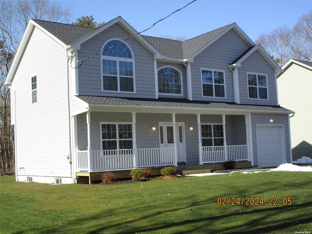 37 West End, Shirley, NY 11967