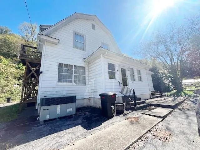 362 New Camp Rd, South Williamson, KY 41503
