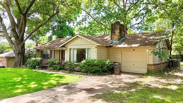3224 S  Troost Ave, Tulsa, OK 74105