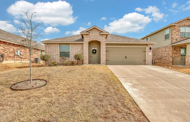 2916 Brosnan Rd, Lorena, TX 76655