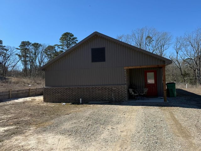 185 Winterberry Rd, Big Sandy, TX 75755