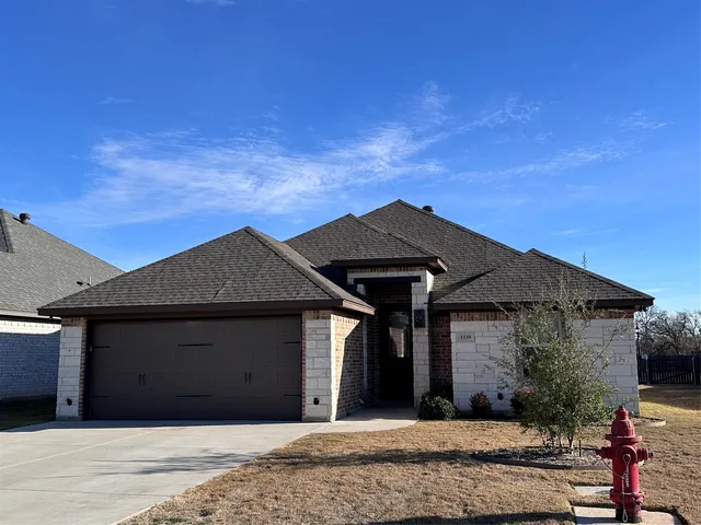 3339 White Horse Dr, Granbury, TX 76049
