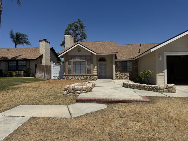 5708 Canberra Ave, Bakersfield, CA 93307