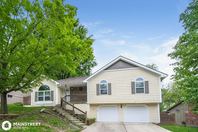 1207 SW 24th St, Blue Springs, MO 64015