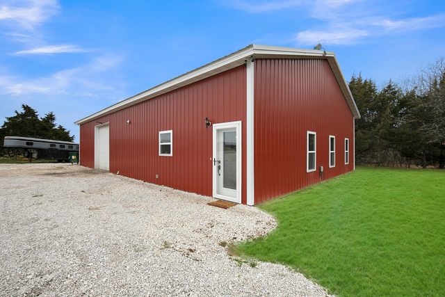 23949 East 824th Road, Humansville, MO 65674
