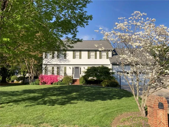 3908 Sandlewood Rd, High Point, NC 27265