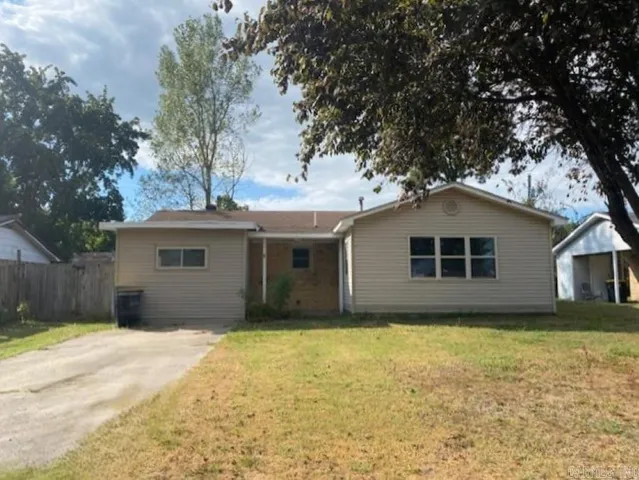 201 Quapaw St, Steele, MO 63877