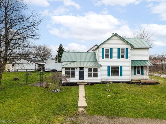 153 Schaff Ave, Creston, OH 44217