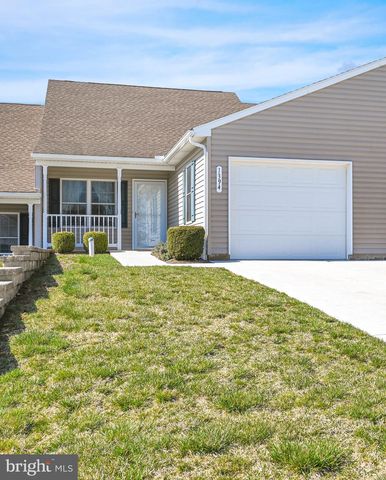 1394 Chami Dr, Spring Grove, PA 17362