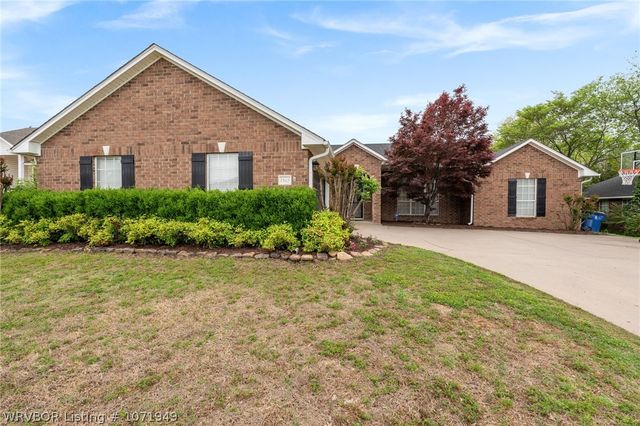 7505 Red Pine Dr, Fort Smith, AR 72916