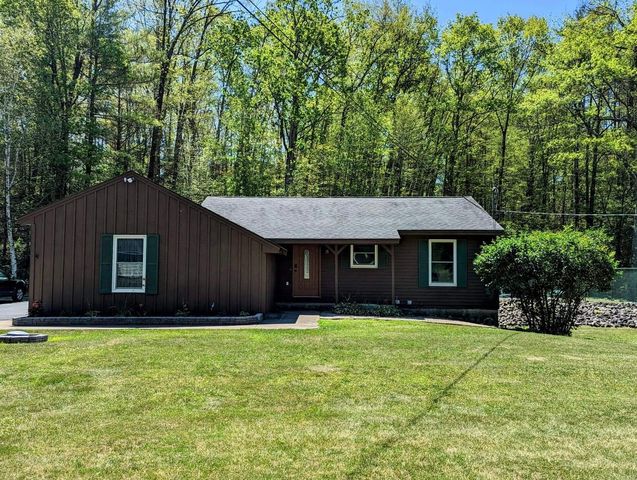 21 Hall Rd, Queensbury, NY 12804