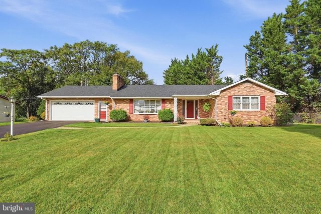 24 Springfield Ln, Williamsport, MD 21795
