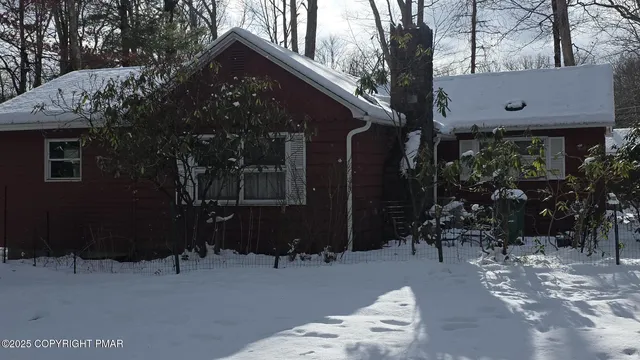 775 White Oak Rd, Cresco, PA 18326