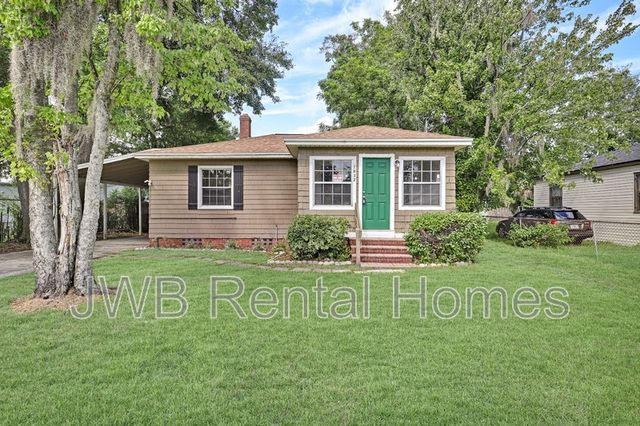7832 Paul Jones Dr, Jacksonville, FL 32208