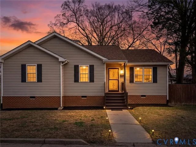 309 S  17th Ave, Hopewell, VA 23860