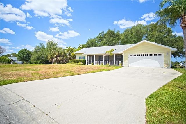 6463 P G A Dr, North Fort Myers, FL 33917