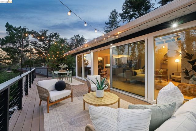 6824 Paso Robles Dr, Oakland, CA 94611