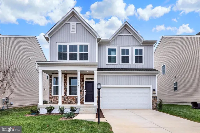 82 Whispering Brook Ln #532, Ranson, WV 25438