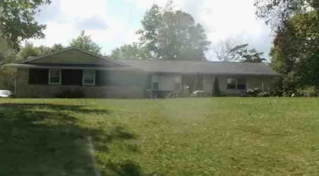 4100 Boggs Rd, Zanesville, OH 43701