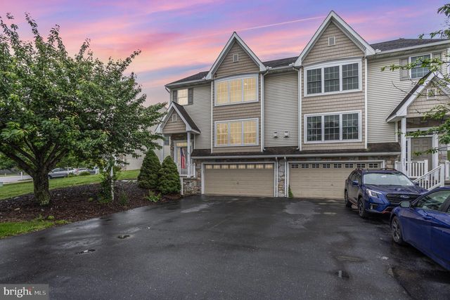 235 Cambridge Dr, Red Lion, PA 17356